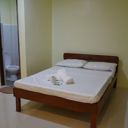 Janna'S Place Hotel General Luna  Exterior photo