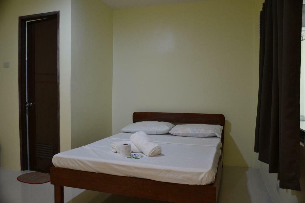 Janna'S Place Hotel General Luna  Exterior photo